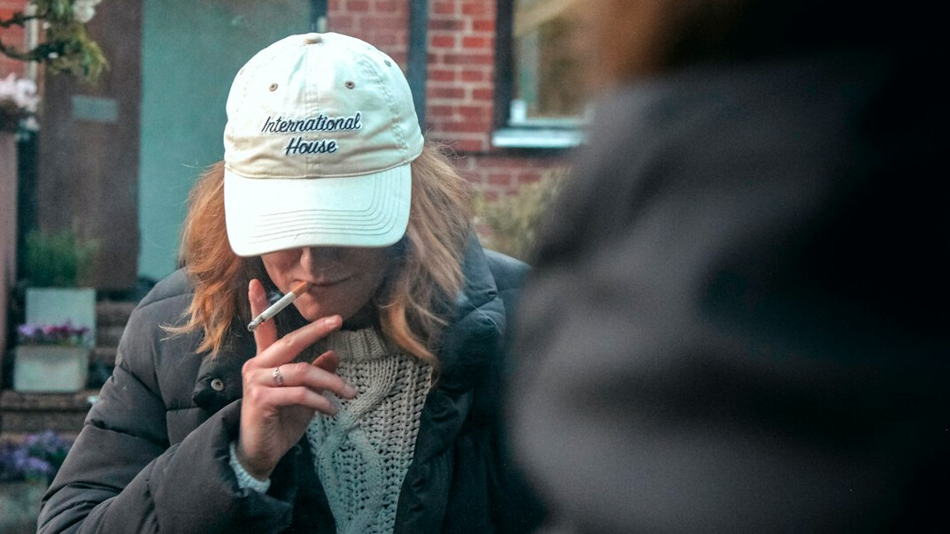 detective in conversation